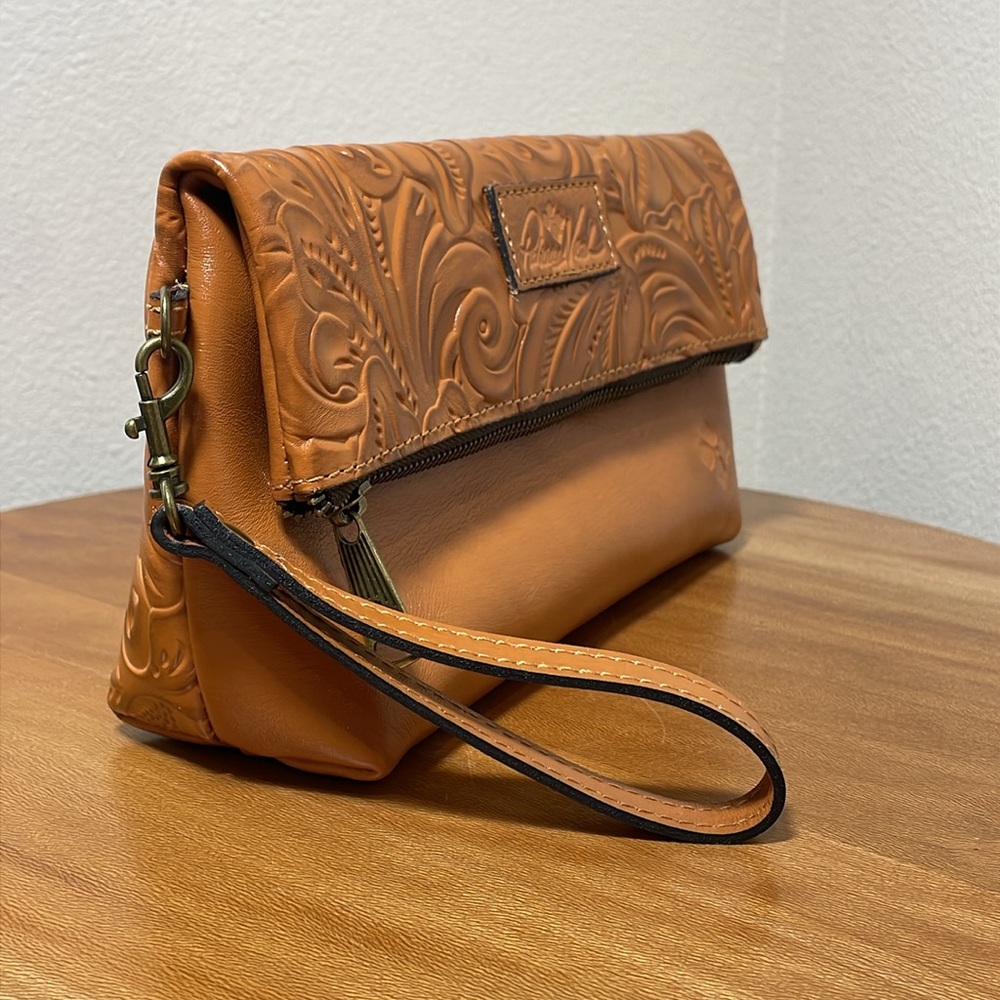 Patricia Nash VALERIE Tooled Leather Fold Over Wristlet Clutch Burnished EUC - Picture 4 of 11